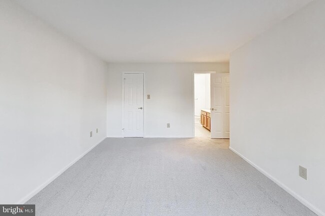 Building Photo - 5707 Brewer House Cir