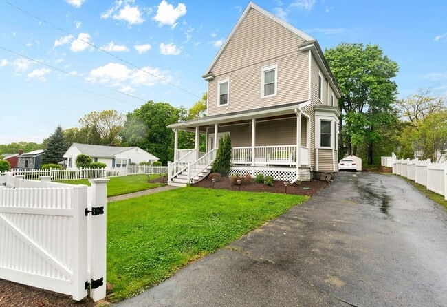 Building Photo - 201 Adams St