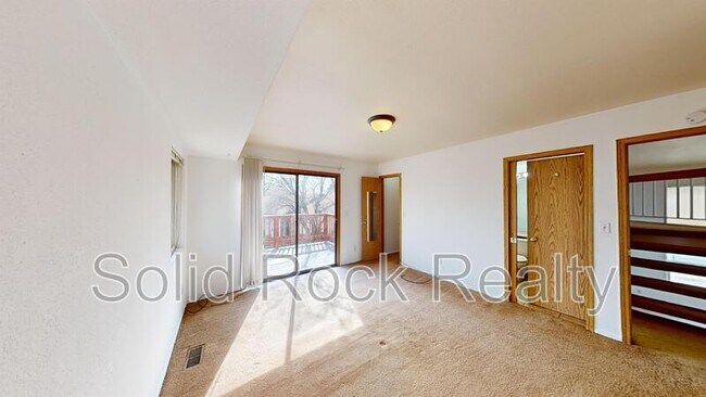 Building Photo - 935 Greenbrier Dr