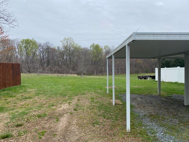 Building Photo - 4025 Robinhood Rd