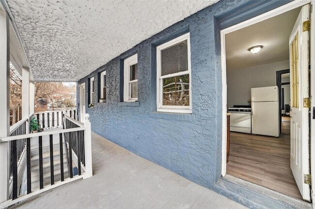 Building Photo - 364 Ashford Ave