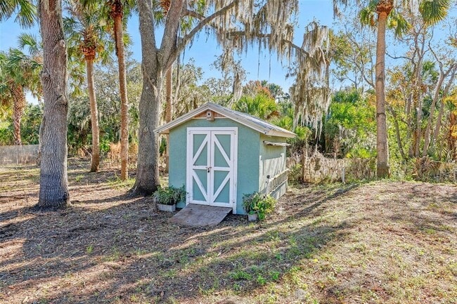 Building Photo - 3420 Lake Harney Cir