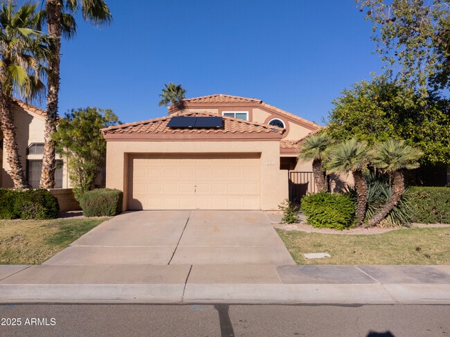 Primary Photo - 306 E Stonebridge Dr