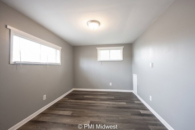 Building Photo - Beautiful 2 Bed, 1 Bath Apartment in Avon ...