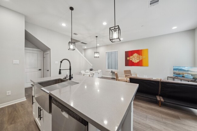 Building Photo - 8470 Berry Green Ln
