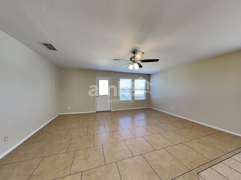 Building Photo - 12803 Salerno Way