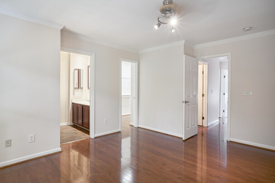 Building Photo - 420 Canewood Pl