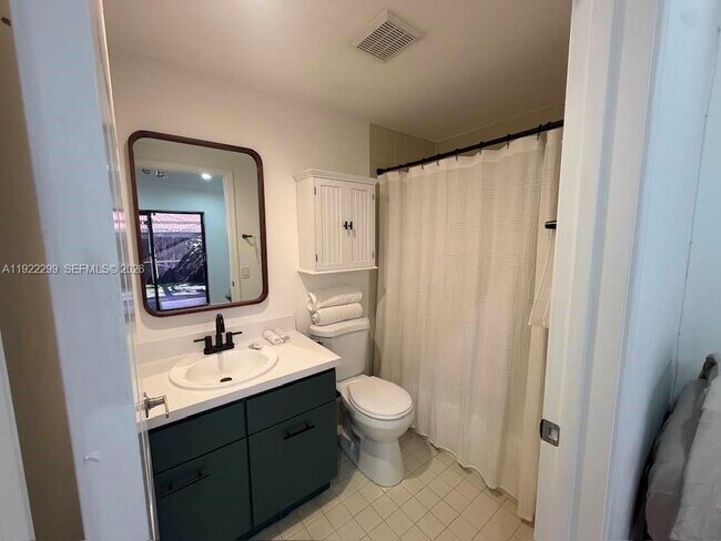 Building Photo - 13680 Yarmouth Ct