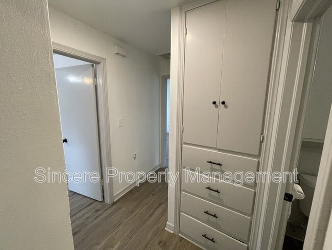 Building Photo - 1515 Casady Ln