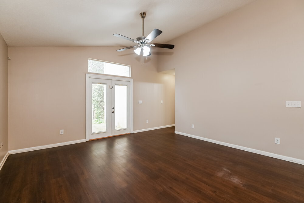 Building Photo - 2112 S Cranbrook Ave