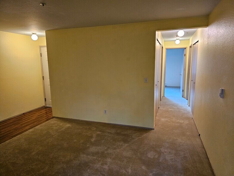 Building Photo - 19230 Forest Park Dr NE