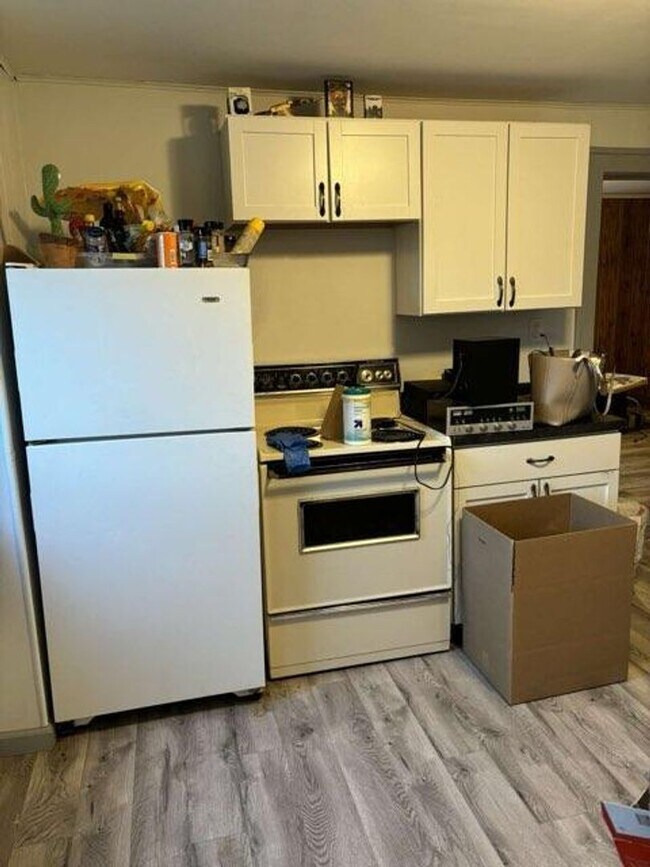 Building Photo - 1015