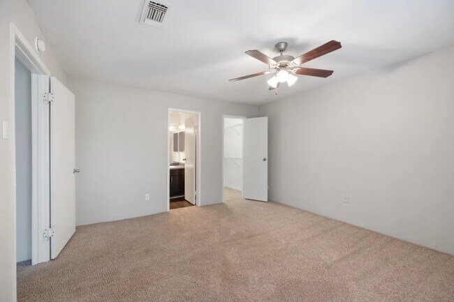 Building Photo - 2800 Ashford Trail Dr