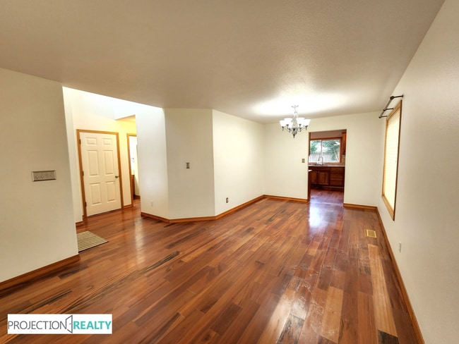 Building Photo - 33994-33997 7 Oaks Dr