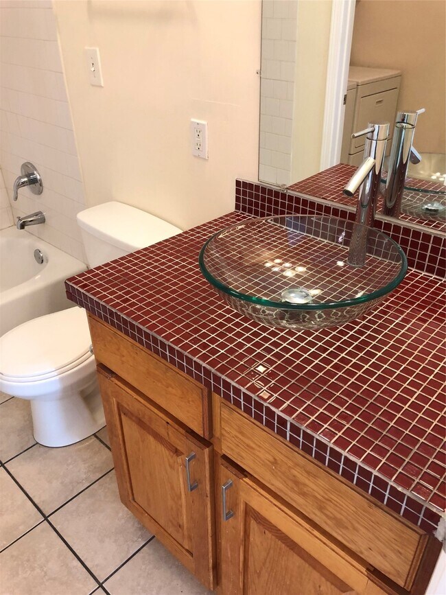 Building Photo - 4927 Leeland St