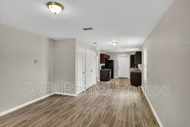 Building Photo - 2401 Susan Badger Cir
