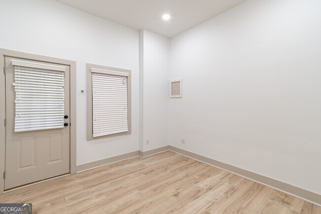 Building Photo - 651 Briarleigh Way