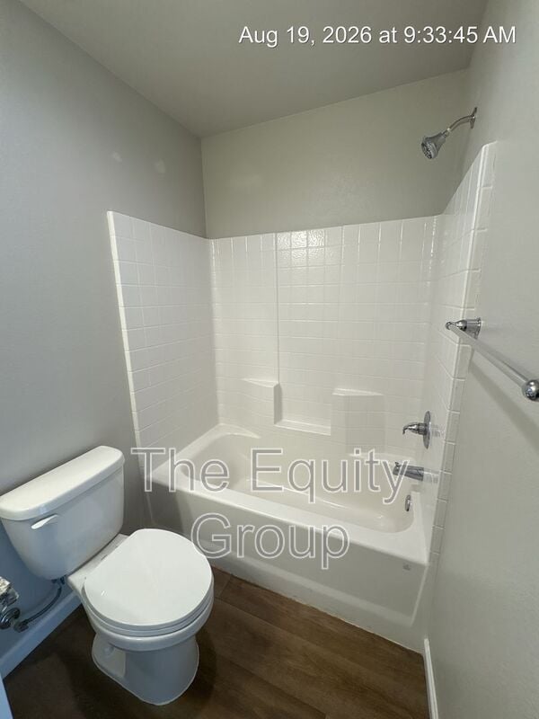 Building Photo - 410 S Summit St
