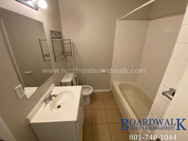 Building Photo - 1453 2320 S