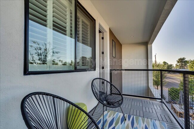 Building Photo - 1111 E Missouri Ave