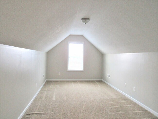 Building Photo - 4 BR 2 BA Carolina Plantations