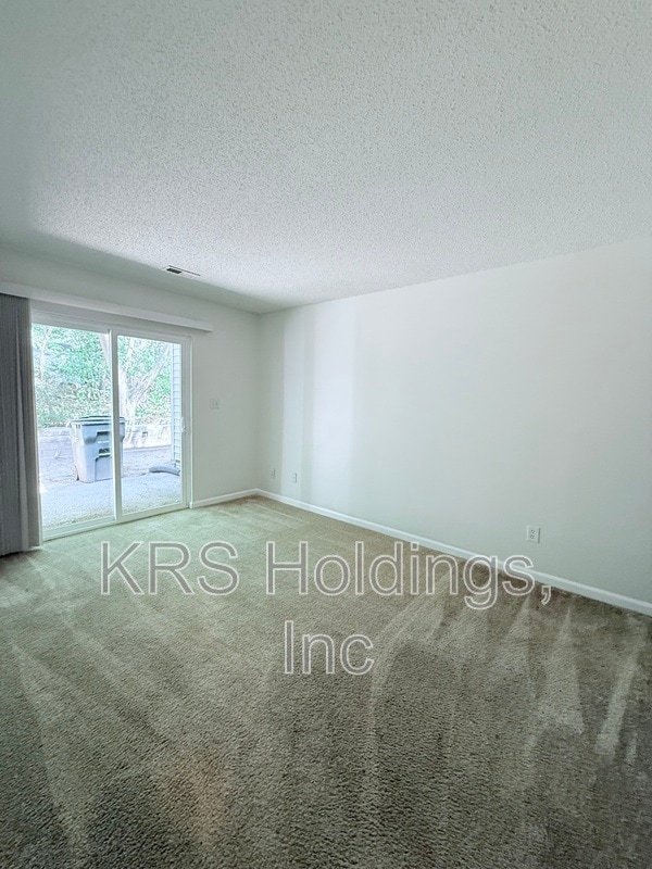 Building Photo - 612 Kendall Dr