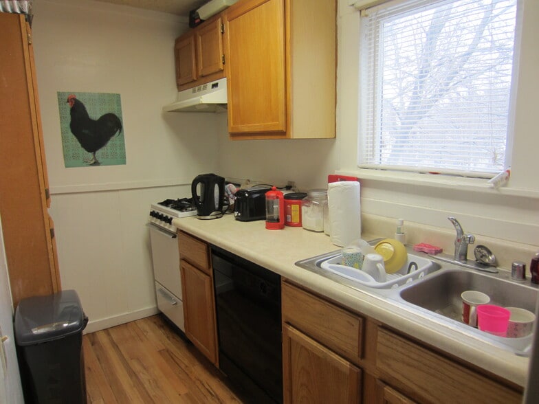 Building Photo - 1324 Vermont St