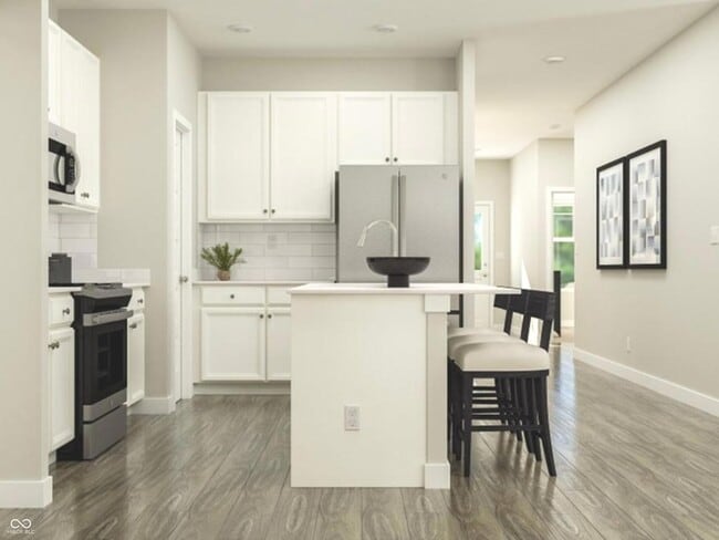 Building Photo - 6497 Magnolia Dr