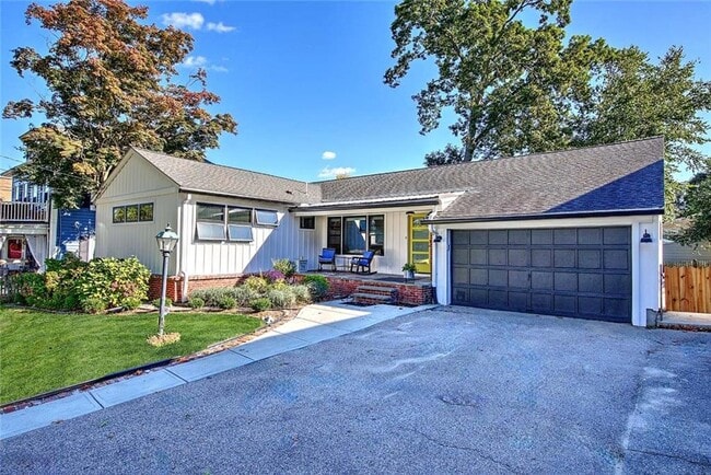 Primary Photo - 151 Chace Ave