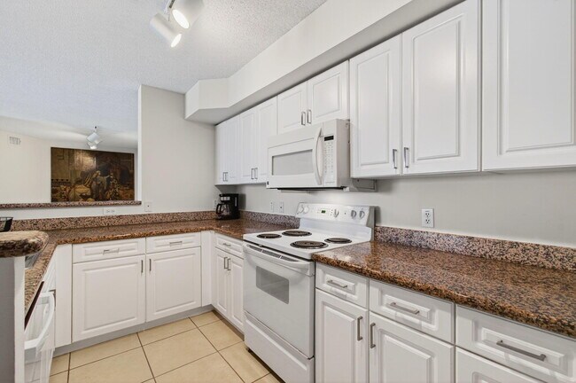 Building Photo - 3606 S Ocean Blvd
