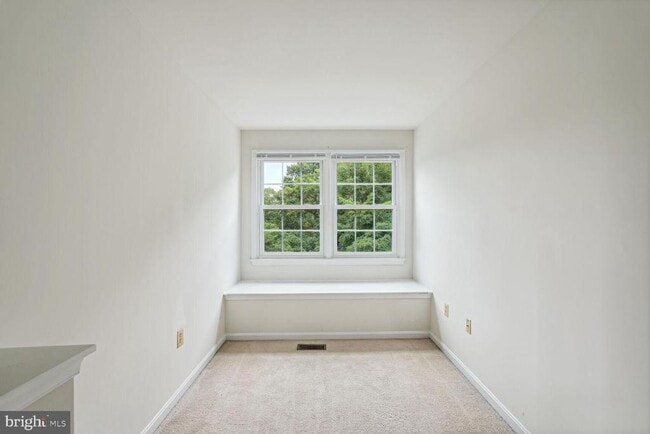 Building Photo - 7817 Gum Springs Village Dr