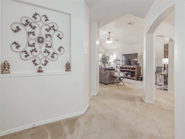 Building Photo - 13301 Baron Hill Ln