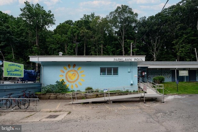Building Photo - 5708 Dawes Ave