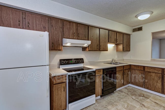 Building Photo - 3771 Heathrow Dr