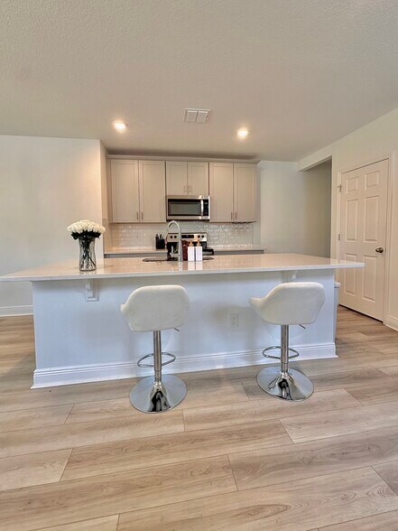 Building Photo - 112 Lost Ball Dr