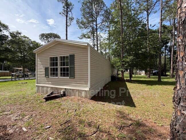 Building Photo - 109 SW Socket Glen