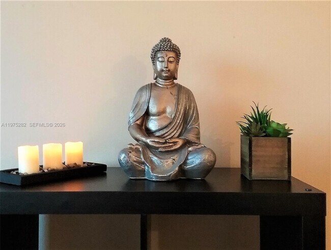 Building Photo - 401 Golden Isles Dr