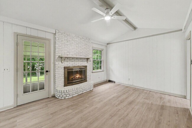 Building Photo - 130 Sandtrap Rd