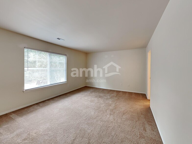 Building Photo - 5008 S Mullen St