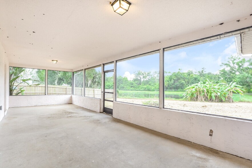 Building Photo - 1891 Aster Dr