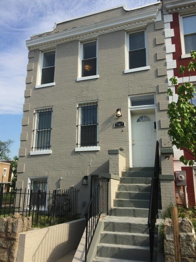 Building Photo - 787 Fairmont St NW