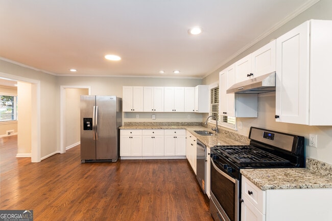 Building Photo - 4090 Land O Lakes Dr NE