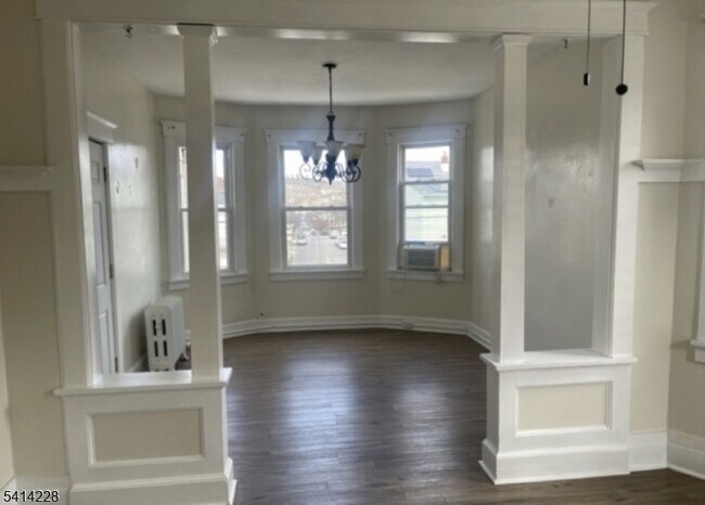 Building Photo - 14 N 10th St