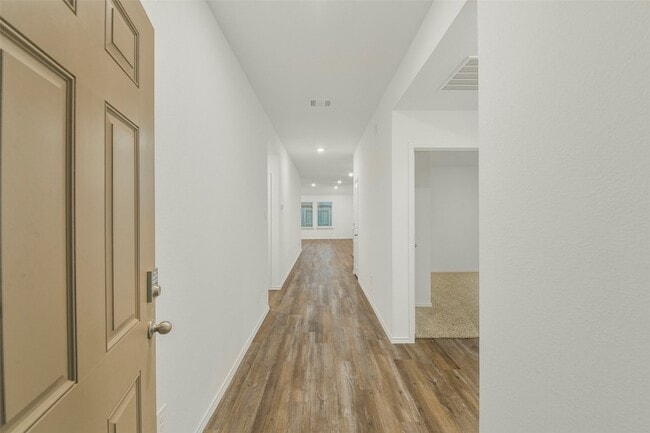 Building Photo - 14980 Timber Pnes Dr