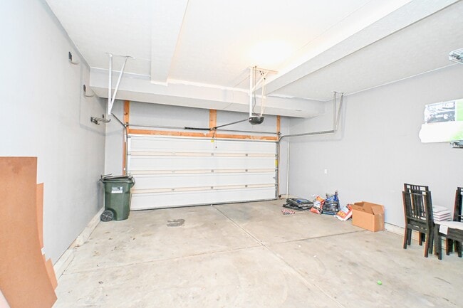 Building Photo - 8453 Forest Valley Dr
