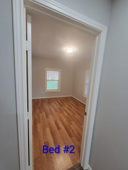 Building Photo - 707 Johnson Ln