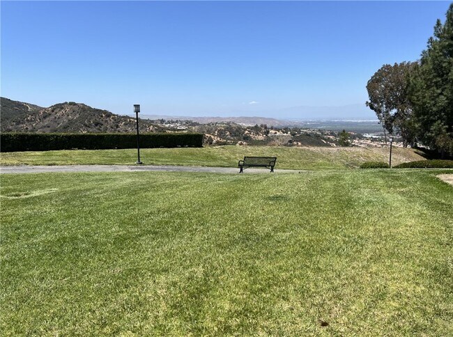 Building Photo - 2612 Avenida Del Vista