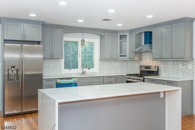 Building Photo - 42 Haverhill Ave