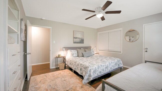 Building Photo - 2134 Bandera Rd