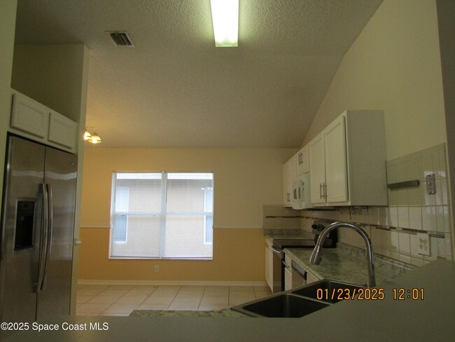 Building Photo - 1065 Sedgewood Cir